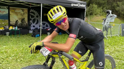 Andrin Beeli auf dem Bike beim Swiss Epic 2022.