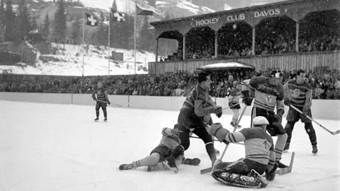 Final il 1948 tranter il HCD ed LTC Prag (0:10).