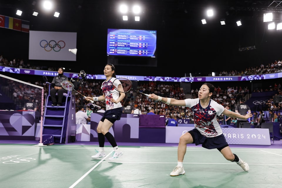 Badminton in der Arena Porte de la Chapelle.