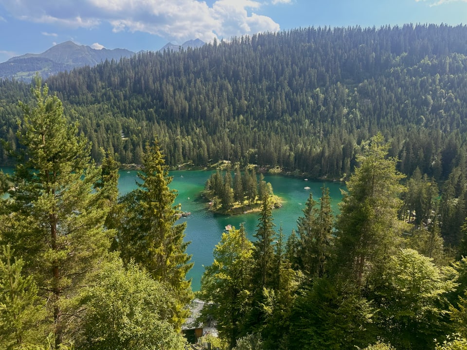 Der Caumasee von oben 