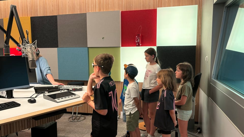 Radio DAB+ Bausätze: Kinder bauen ihr eigenes Radio bei RTR