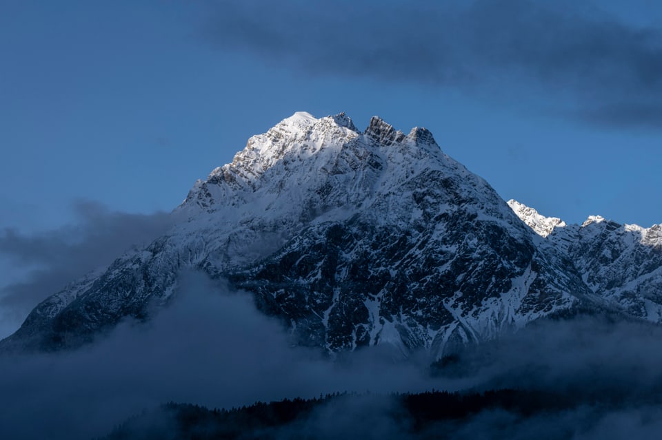 Zur Pisocgruppe zählen neben dem Piz Pisoc auch der Piz Vallatscha und der Piz Clemgia.