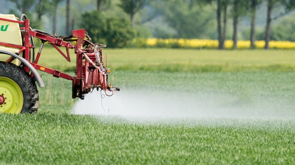 Bauernbetriebe setzen weniger Pestizide ein