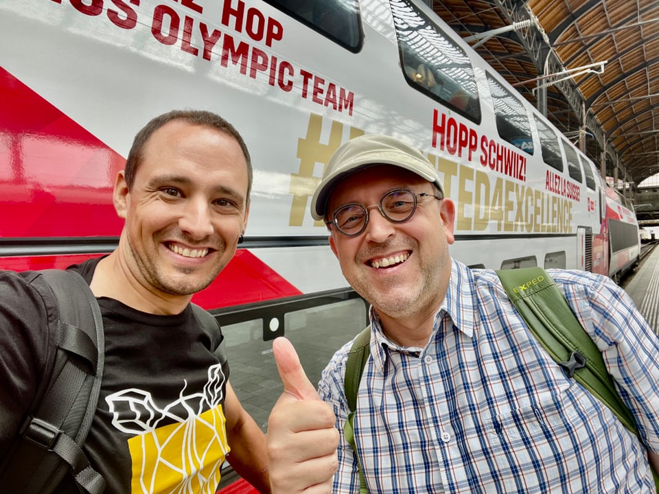 Andreas Wieland und Adrian Camartin vor dem TGV in Richtung Paris zu den Olympischen Spielen