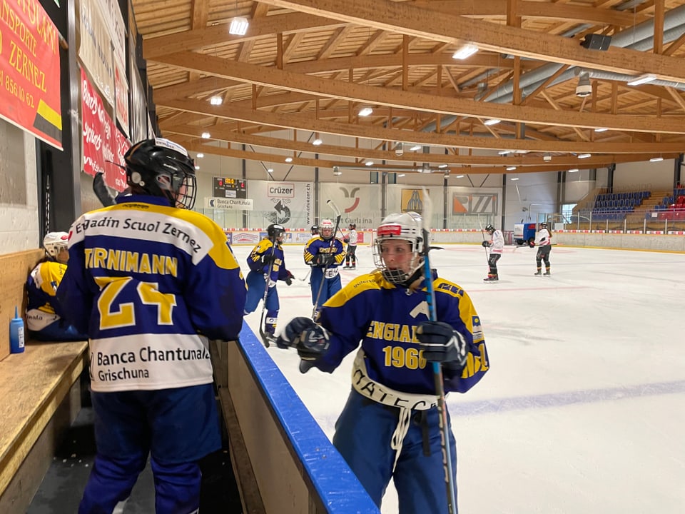 Engadiner Frauen Hockeyderby