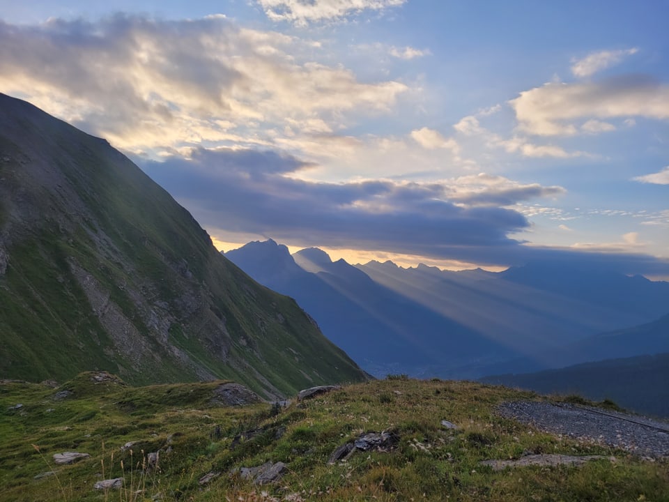 Wahlfahrt auf Ziteil, inmitten der Berge im Oberhalbstein.