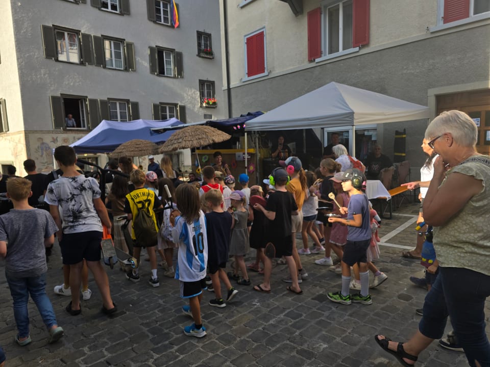 Eindrücke vom Eröffnungsumzug des 29 Städtlifest in Ilanz. 