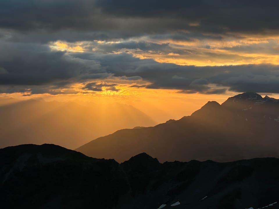 Tagesanbruch auf dem Piz Cotschen.